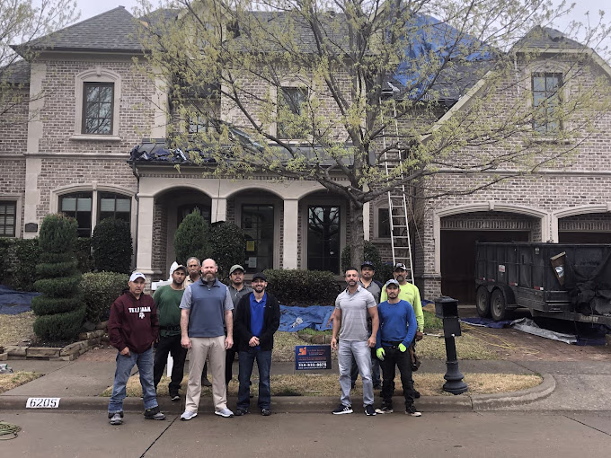 Signs You Need a Roofing Contractor Fast