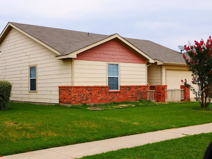 Warning Signs That Mean Roof Replacement Is Needed